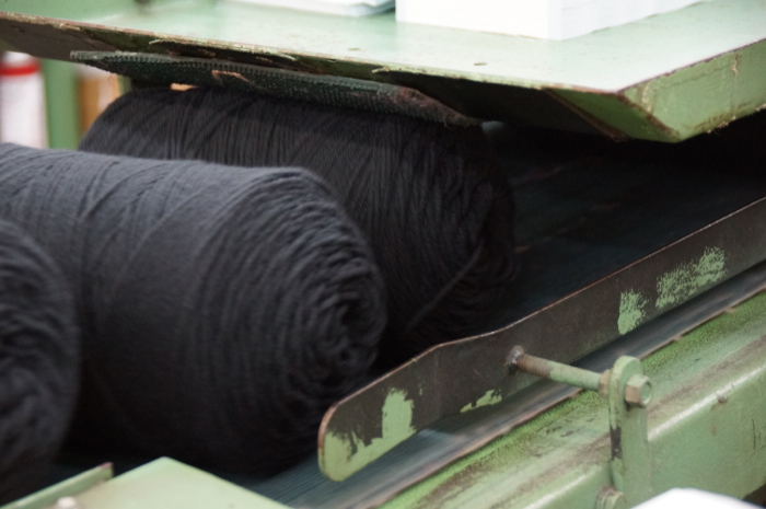 Conveyor of One Pound yarn