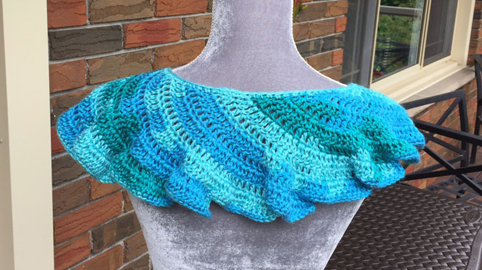 Crochet Dragon Tail Neckerchief - Swirl