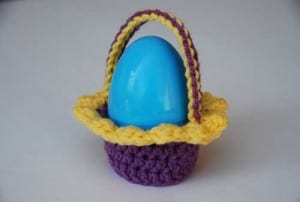 crochet mini scalloped edge basket by Jeanne Steinhilber