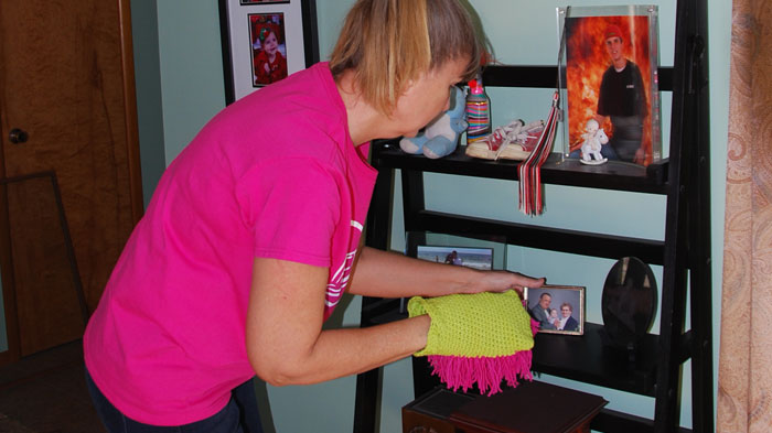 Dusting Mitt crocheted by Jeanne Steinhilber