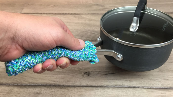 Crochet Hook Organizer an Amigurumi a Pan Handle Cover