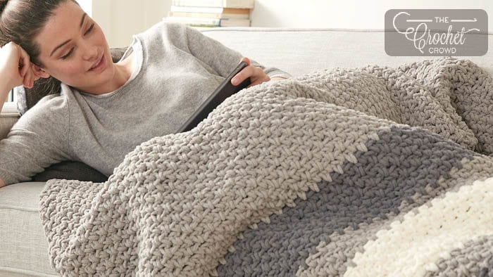 Blanket with a online foot pocket