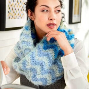 Get Inspired: Ripple Effect Crochet Cowl Pattern with Caron Latte Cakes