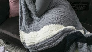 Finger Knitting Bold Stripe Blanket