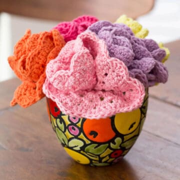 Bouquet Dishcloth: A Cute and Easy Crochet Project