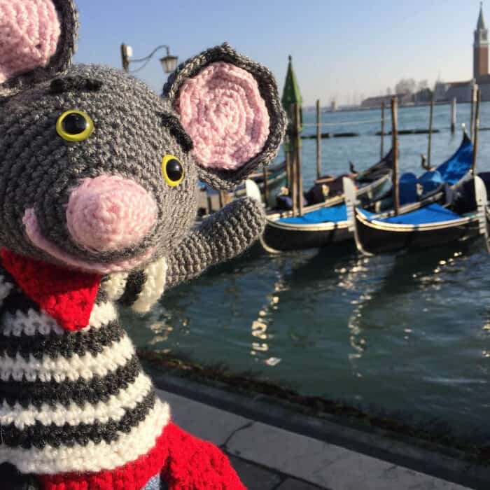 Crochet City Mouse in Venice
