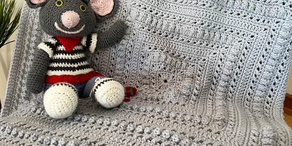 Crochet Hugs and Kisses Baby Blanket with City Crochet Mouse