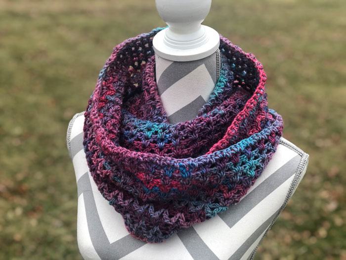 Crochet Graceful Infinity Cowl