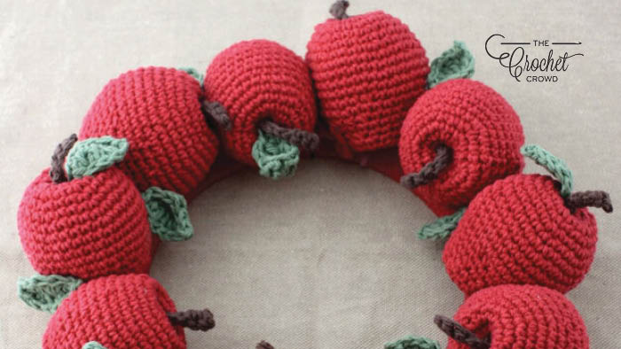 Crochet Fall Apple Wreath Pattern