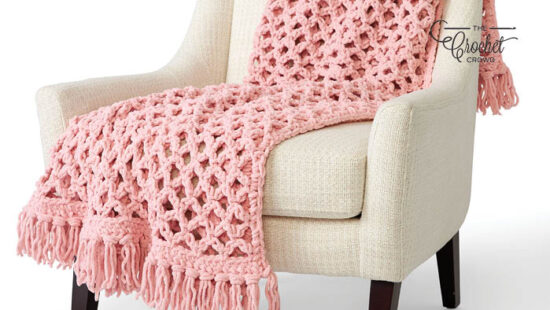 Crochet Love Knot Blanket Pattern + Tutorial | The Crochet Crowd