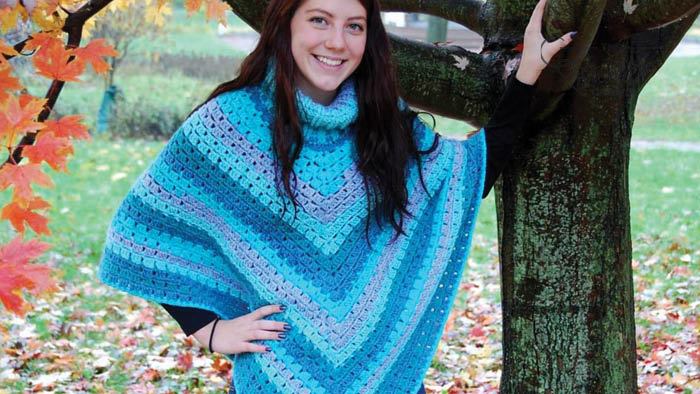 Modern Granny Winter Poncho + Tutorial