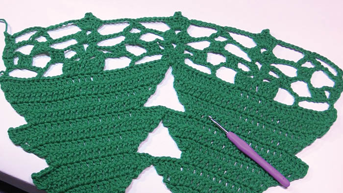 Christmas Tree Skirt Stitchwork