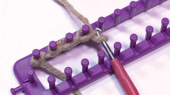 Loom Knit: Chain Cast on Flat Panel