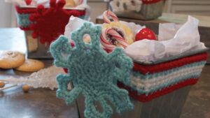 Crochet Tin Wrapped Displays