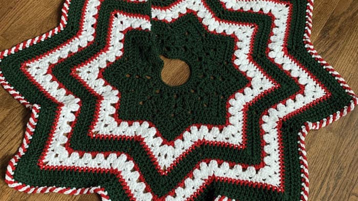 Crochet 6-Day Star Holiday Tree Skirt Pattern