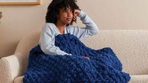 Free Bernat Massive Moss Stitch Crochet Blanket Pattern