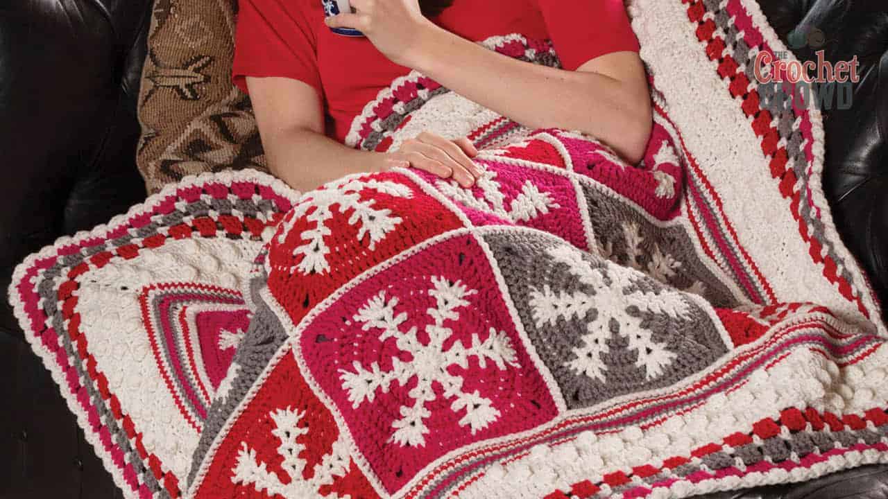 Small Crochet Interlocking Snowflake Throw for Christmas