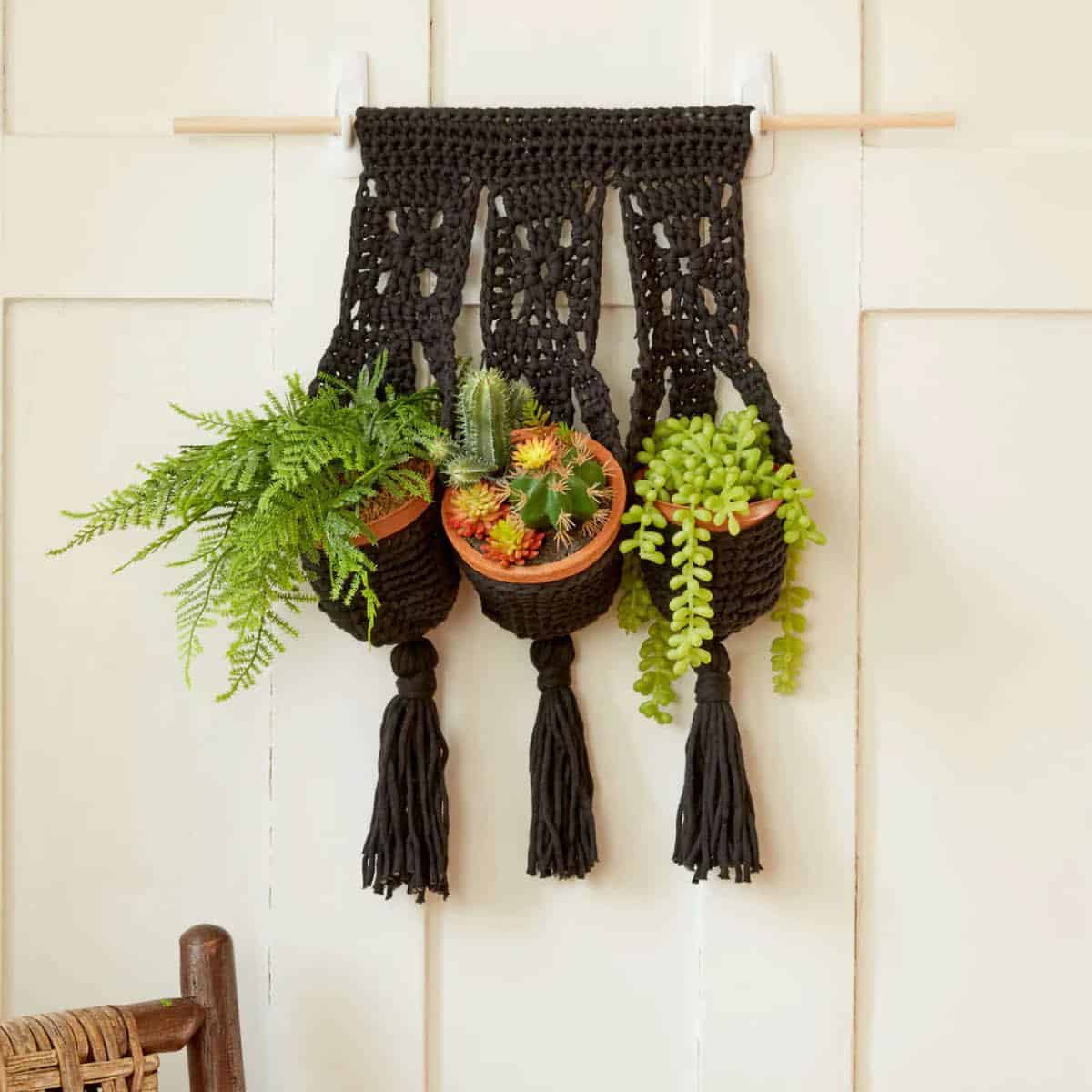 Crochet Hanging Planter Pattern + Tutorial | The Crochet Crowd