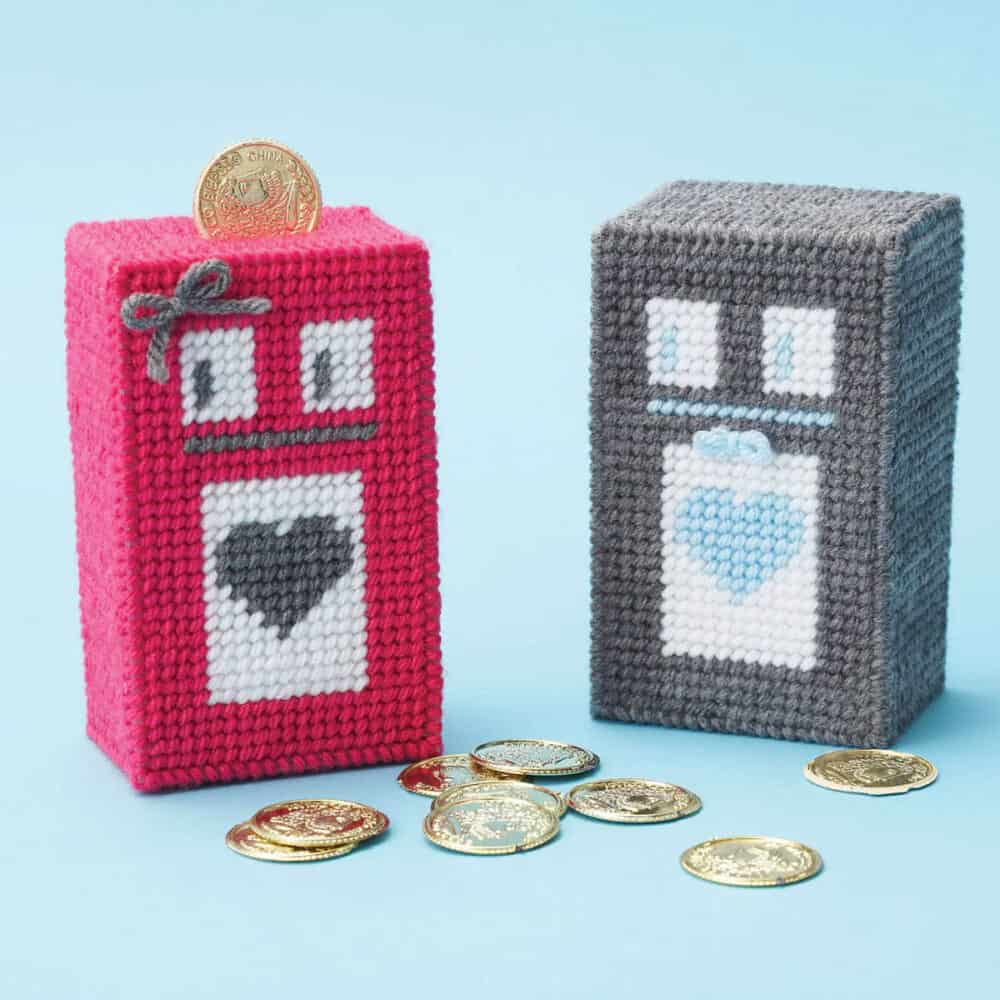 Robot Coin Bank Plastic Canvas Project