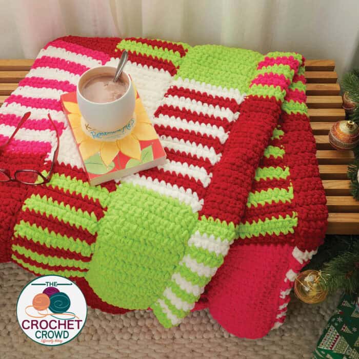 Christmas Holiday Interwoven Blanket Pattern